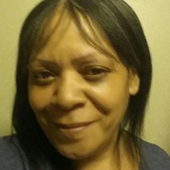 Meet your Posher, Cynthia - Picture 1 of 1